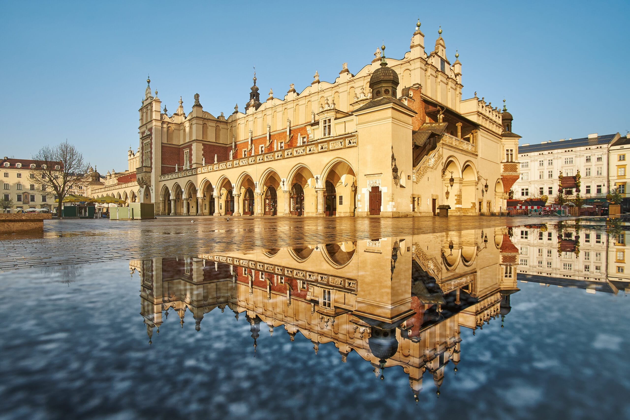 Weekend pod Wawelem: dlaczego wypożyczalnia samochodów w Krakowie to lepszy pomysł niż komunikacja miejska?